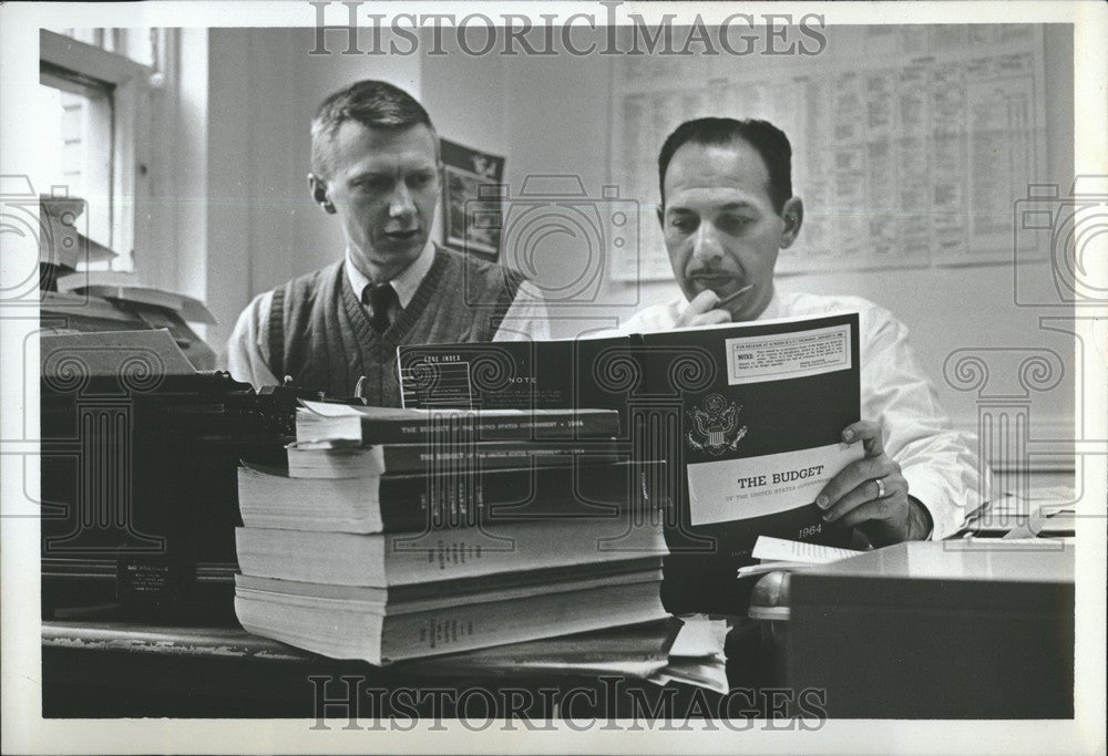 1963 Press Photo David Kraslow - Historic Images