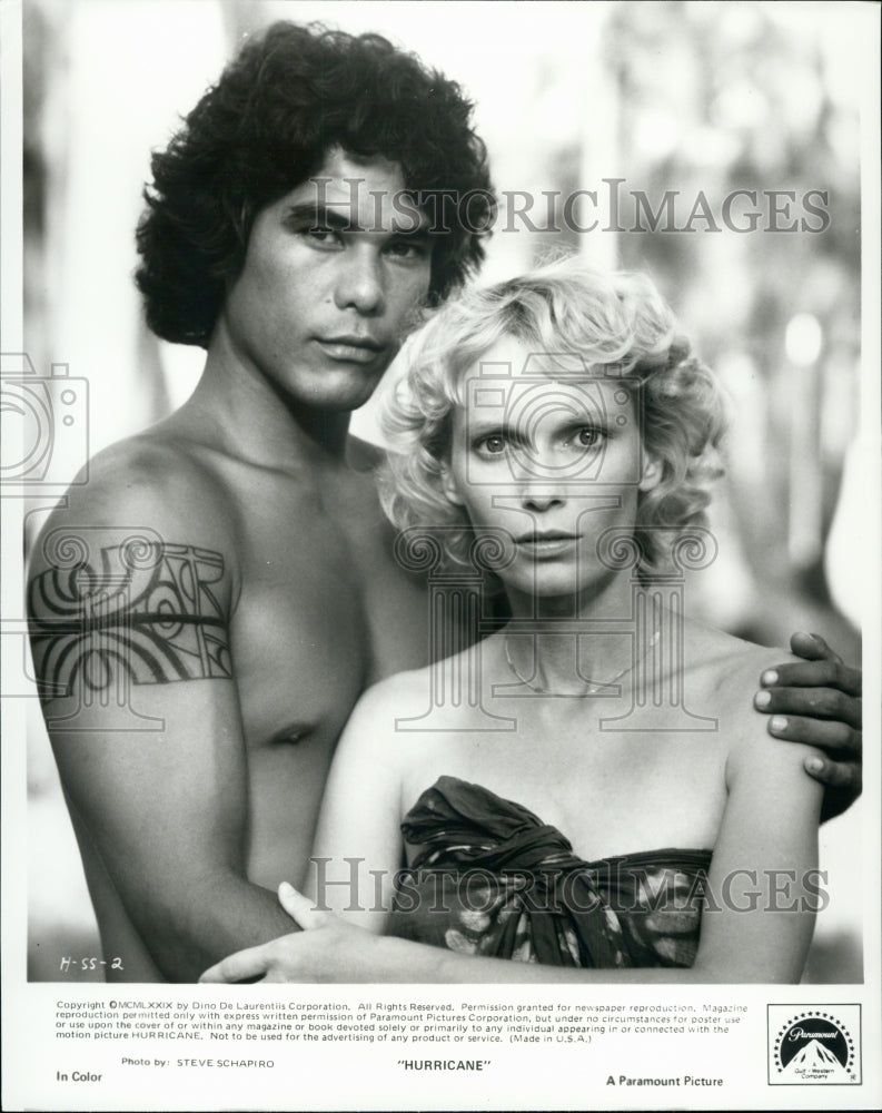 1979 Press Photo Dayton Ka'ne and Mia Farrow in the film, "Hurricane" - Historic Images