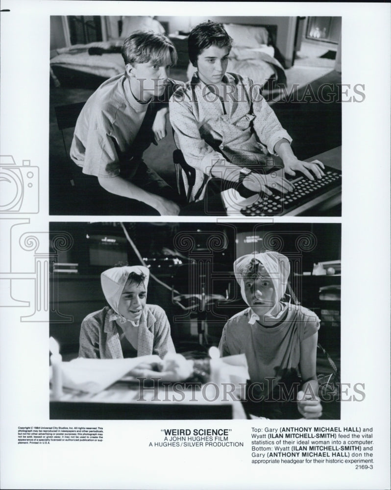 1985 Press Photo Anthony Michael Hall, Ilan Mitchell-Smith in Weird Science - Historic Images