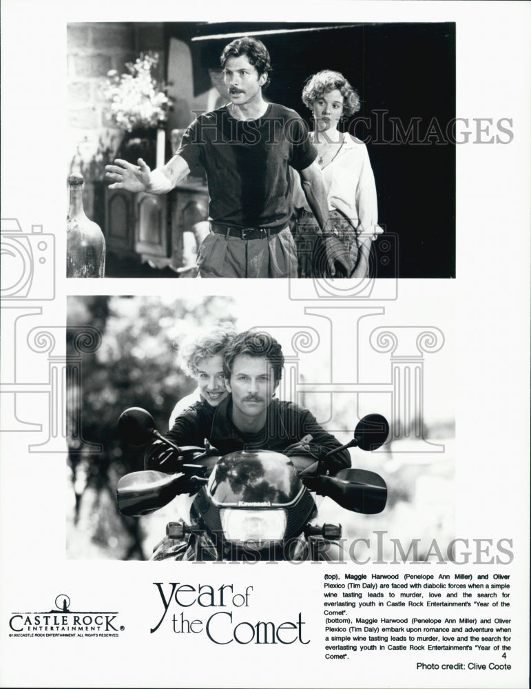 1992 Press Photo Actress Penelope Ann Miller, Tim Daly in "Year of the Comet" - Historic Images