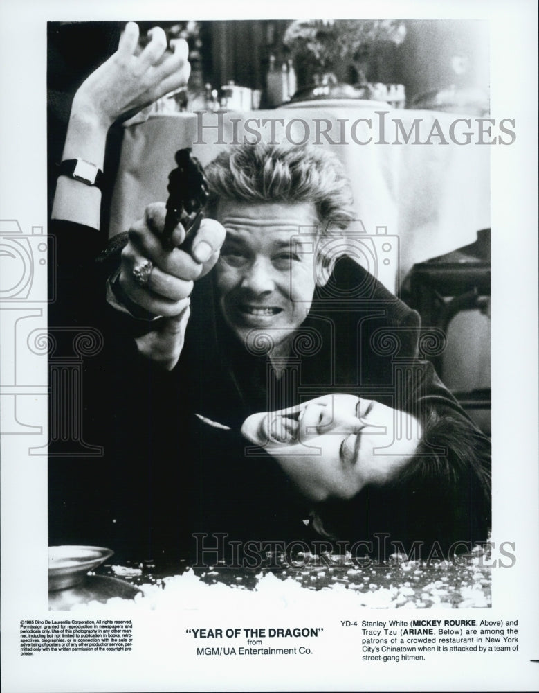 1995 Press Photo Actor Mickey Rourke, Tracy Tzu in &quot;Year of the Dragon&quot; - Historic Images