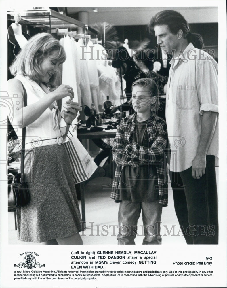 1994 Press Photo Glenne Headly, Macaulay Culkin &amp; Ted Danson - Historic Images