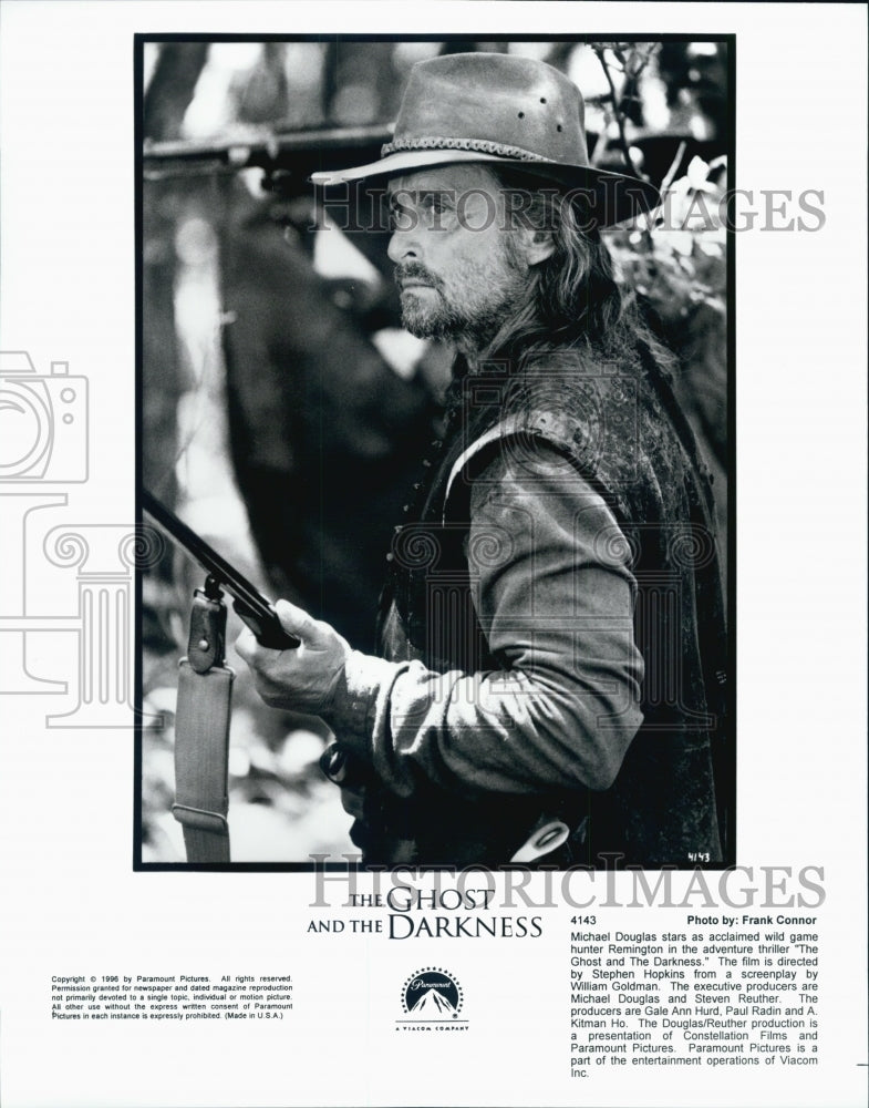 1996 Press Photo Michael Douglas starring in The Ghost and the Darkness - Historic Images