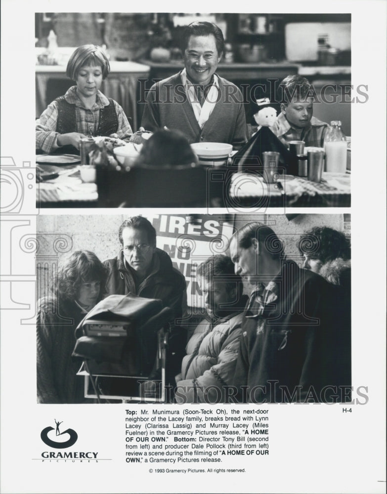 1993 Press Photo Cast &amp; Crew, &quot;A Home of Our Own&quot; Film w/ Director Tony Bill - Historic Images