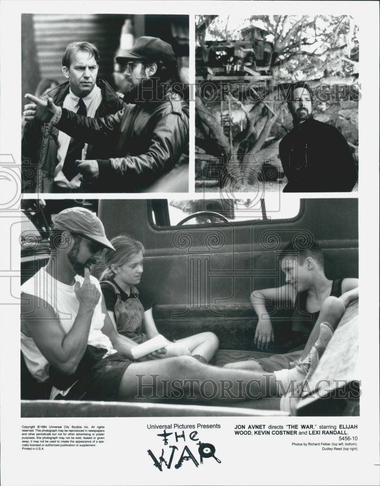 1994 Press Photo Jon Avnet Directs "The War" Film Elijah Wood, Kevin Costner - Historic Images