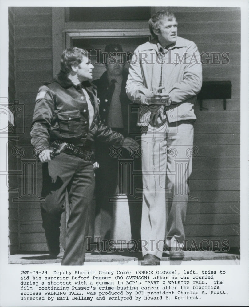 1973 Press Photo Actor Bruce Glover, Bo Svenson in "Walking Tall" Film - Historic Images