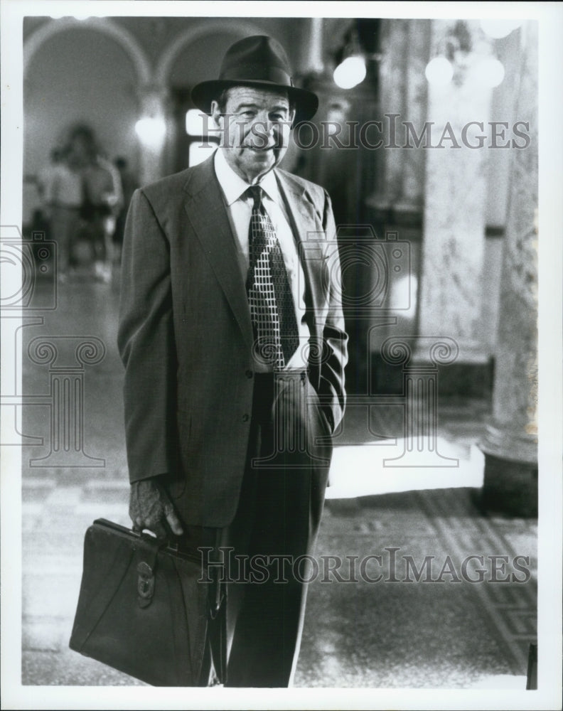 1990 Press Photo "The Incident" film star Walter Matthau - Historic Images