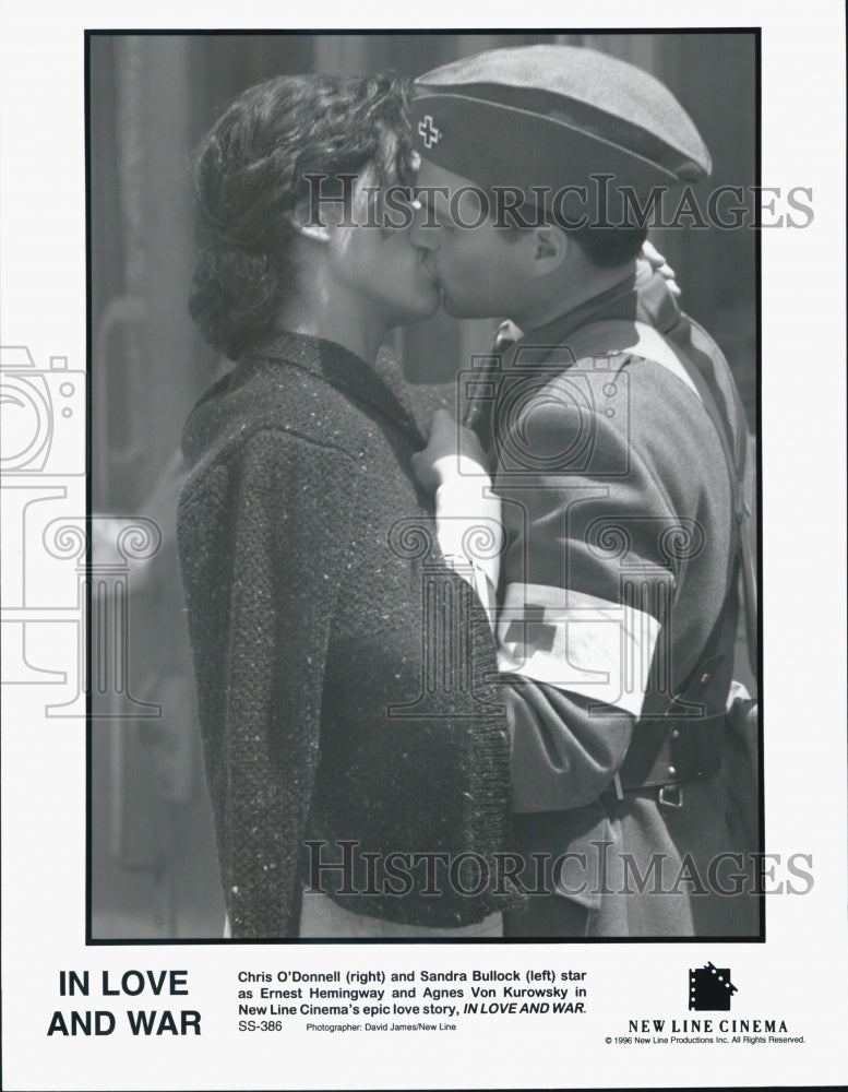 1996 Press Photo Actor Chris O&#39;Donnell, Sandra Bullock in &quot;In Love and War&quot; Film - Historic Images