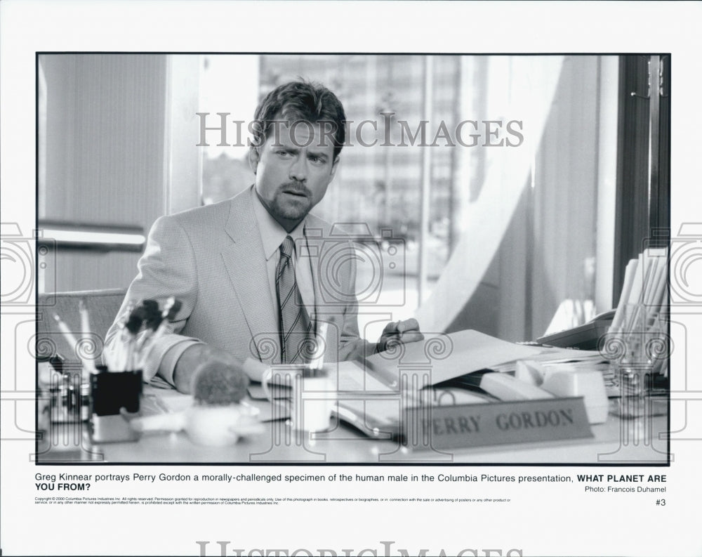2000 Press Photo Actor Greg Kinnear in "What Planet Are You From?" Film - Historic Images