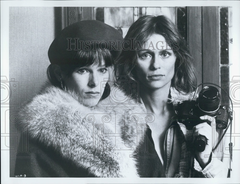 1977 Press Photo Actress Geraldine Chaplin, Lauren Hutton in &quot;Welcome to L.A.&quot; - Historic Images