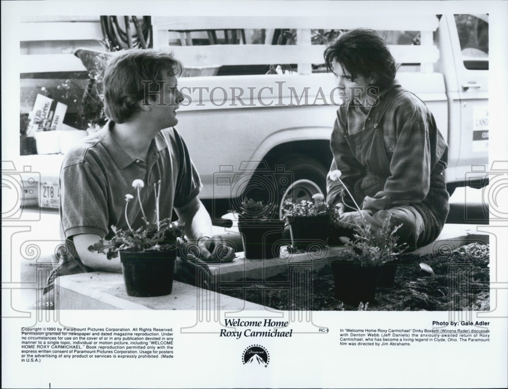 1990 Press Photo Jeff Daniels, Winona Ryder in "Welcome Home, Roxy Carmichael" - Historic Images