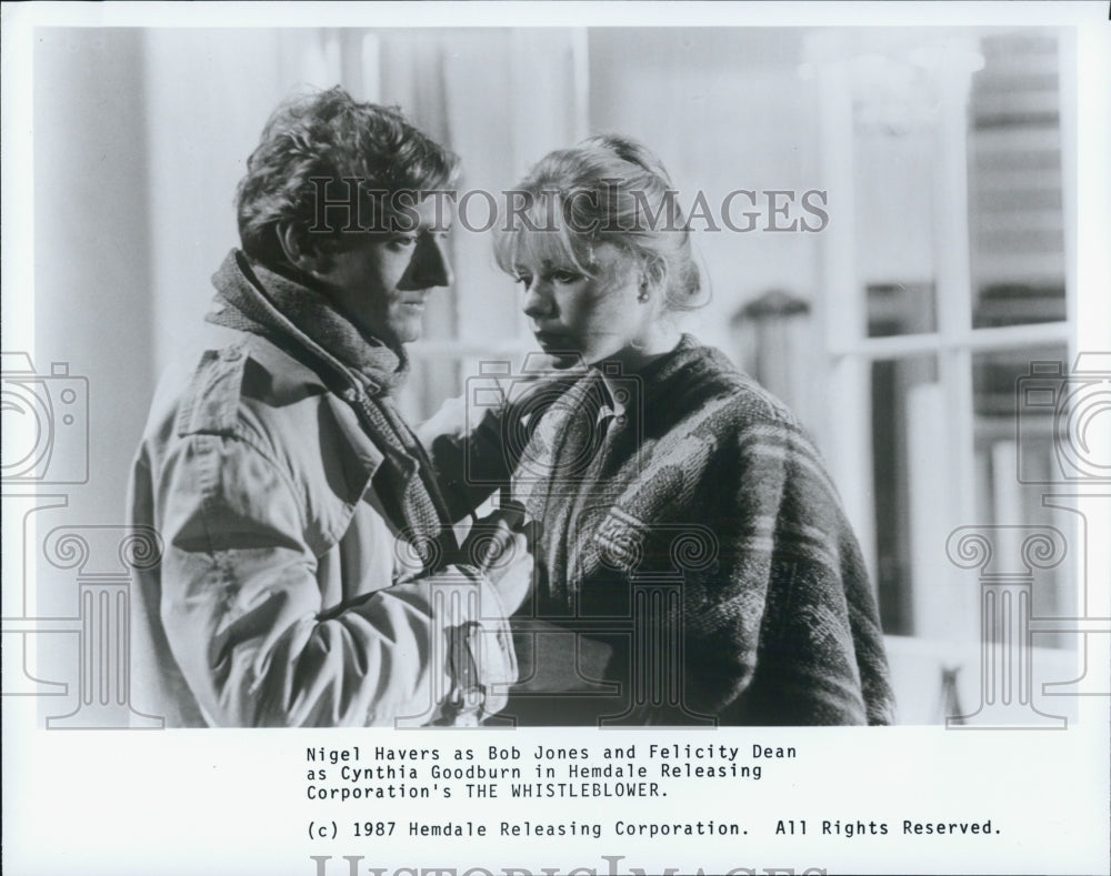 1987 Press Photo Actor Nigel Havers, Felicity Dean in "The Whistleblower" Film - Historic Images