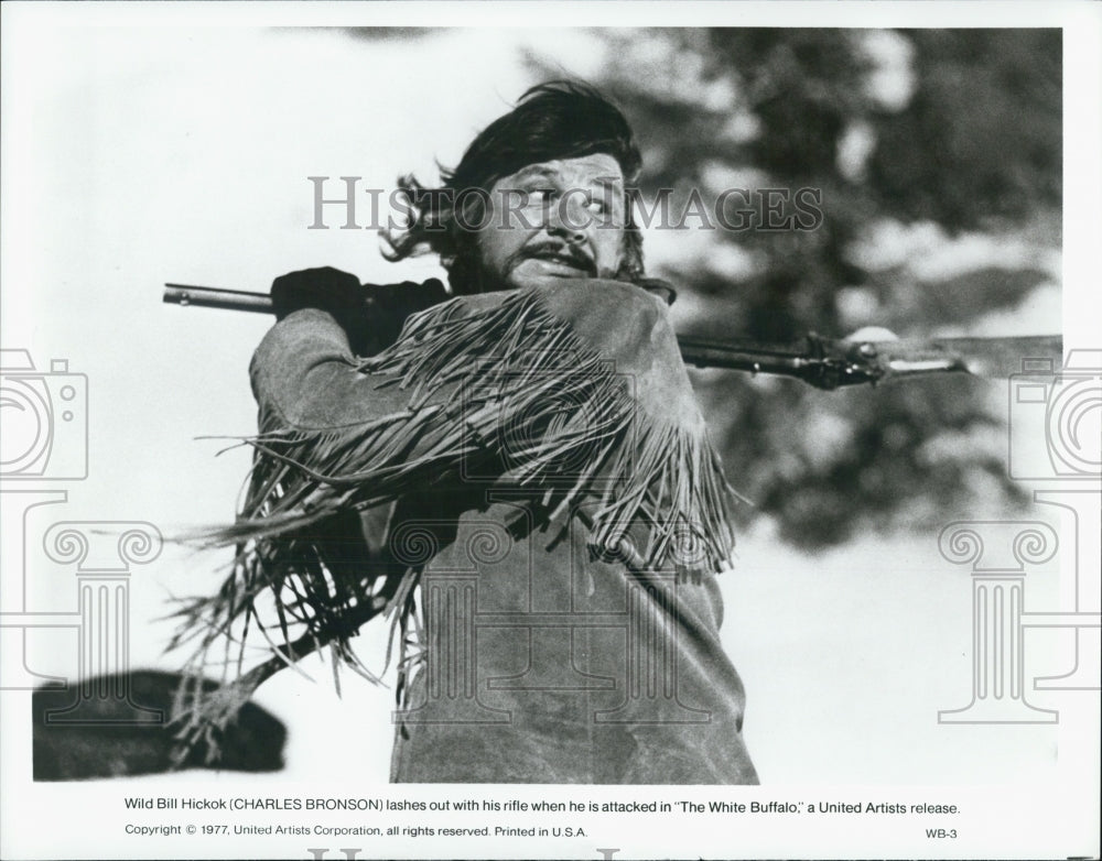 1977 Press Photo Charles Bronson In Movie &quot;The White Buffalo&quot; - Historic Images