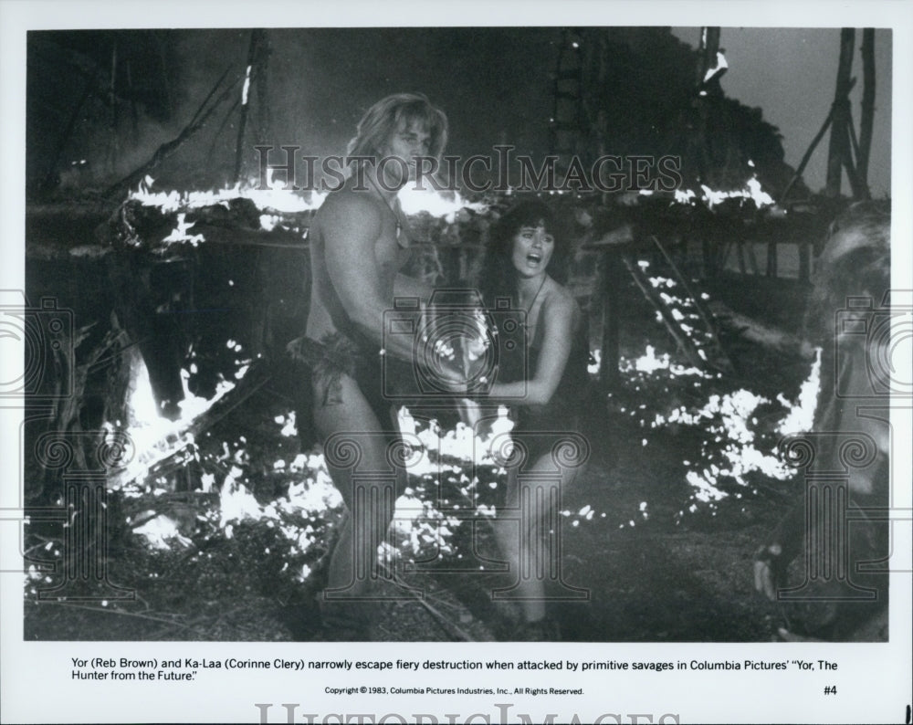 1983 Press Photo Reb Brown, Corinne Clery in &quot;Yor, The Hunter from the Future&quot; - Historic Images