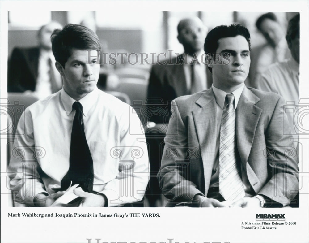 2000 Press Photo Actor Mark Wahlberg, Joaquin Phoenix in &quot;The Yards&quot; Film - Historic Images