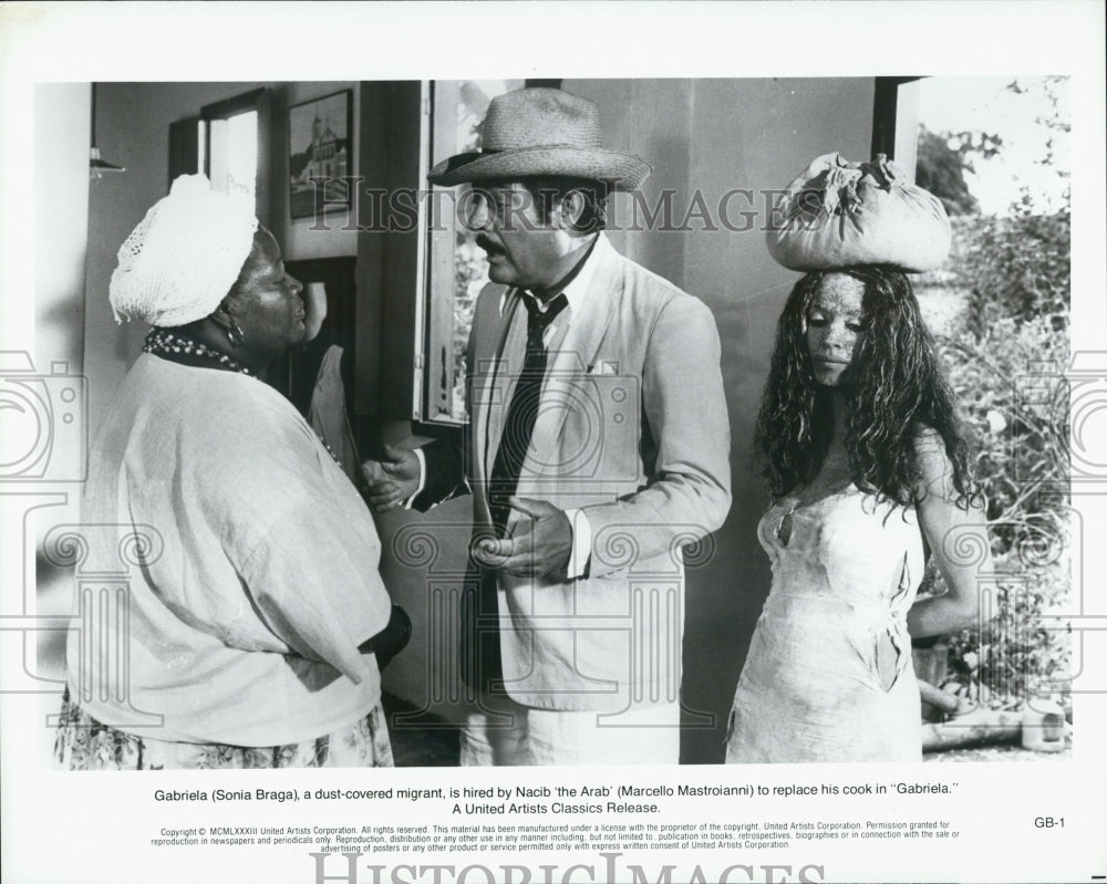 1983 Press Photo Sonia Braga and Marcello Mastroianni in "Gabriela" Actors Stars - Historic Images