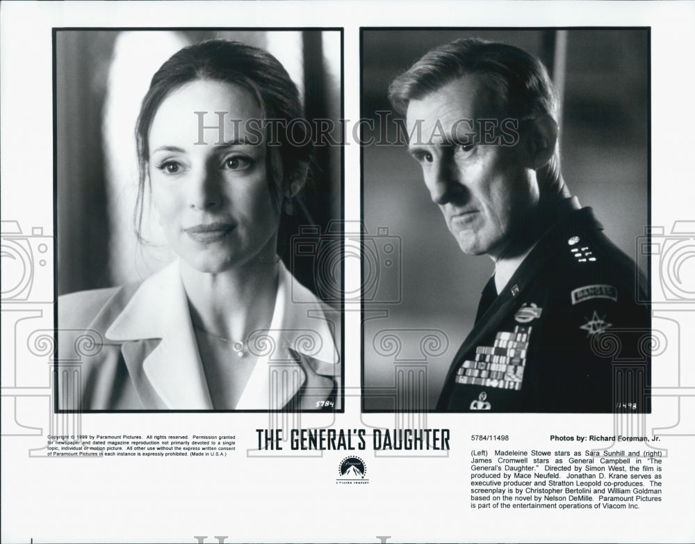 1999 Press Photo Madeleine Stowe and James Cromwell in "The General's Daughter" - Historic Images