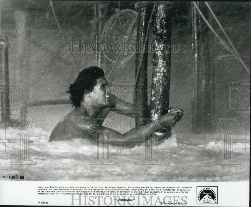 1979 Press Photo Scene from the movie "Hurricane" - Historic Images