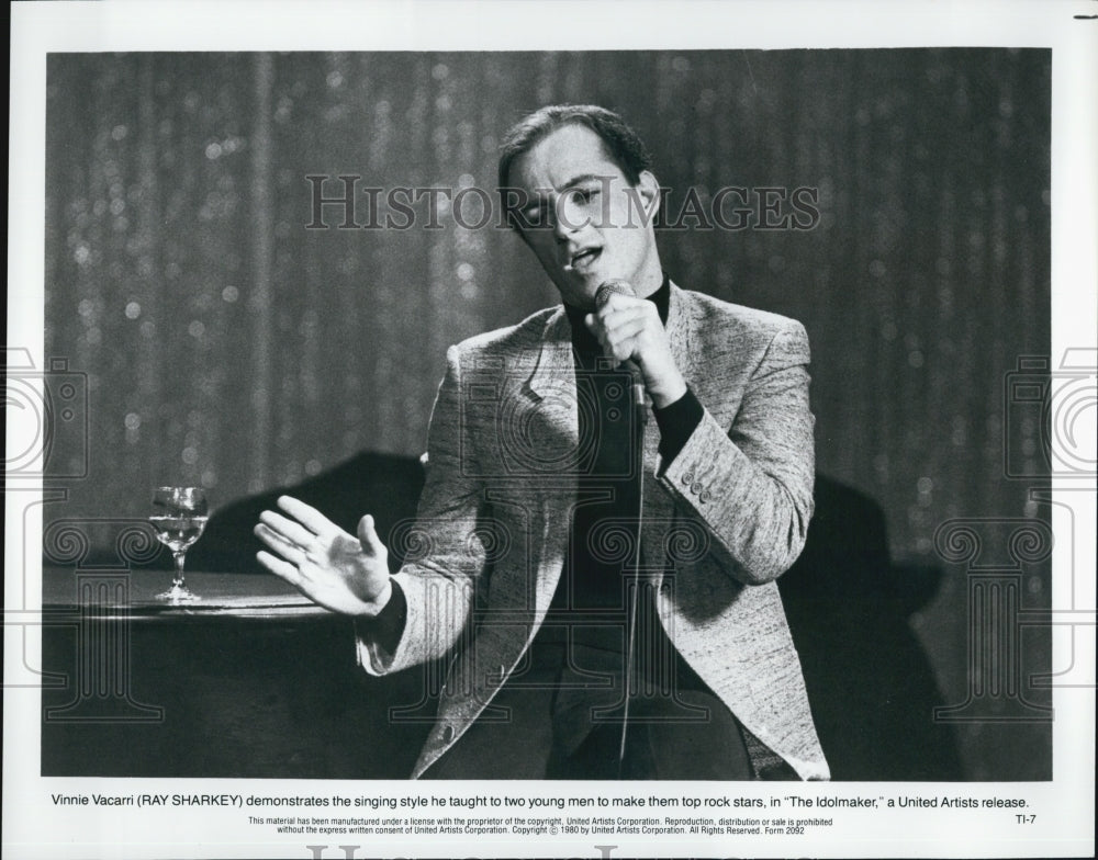 1980 Press Photo Ray Sharkey in &quot;The Idolmaker&quot; - Historic Images