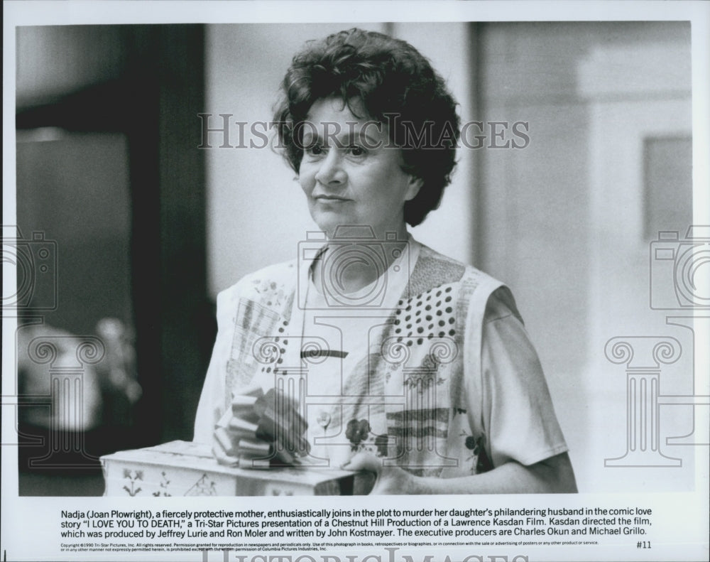 1990 Press Photo "I Love You To Death" Joan Plowright Film Actor - Historic Images