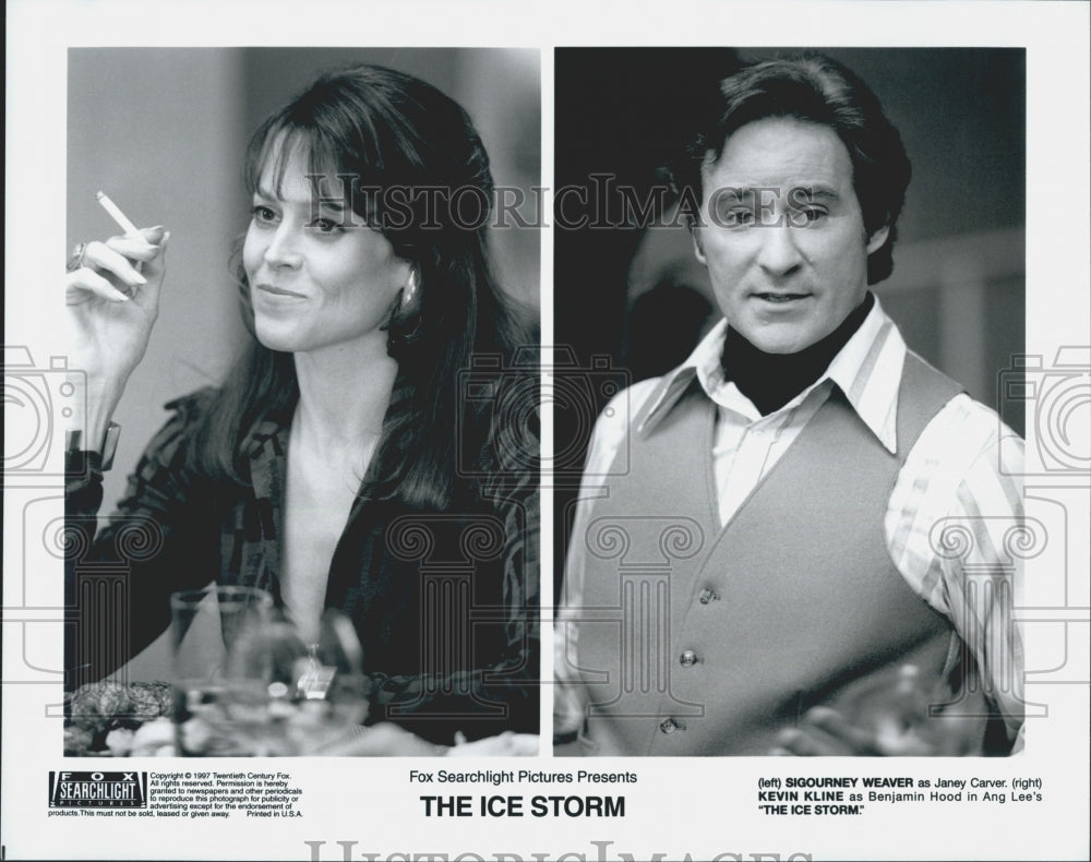 1997 Press Photo &quot;The Ice Storm&quot; Sigourney Weaver Kevin Kline Actor - Historic Images