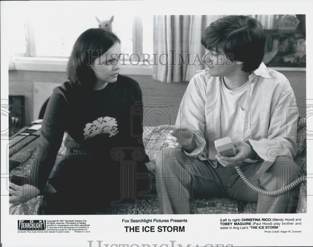 1997 Press Photo &quot;The Ice Storm&quot; Tobey Maguire Christina Ricci Actor - Historic Images