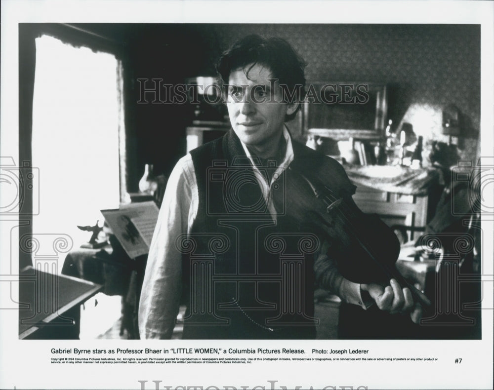 1994 Press Photo Gabriel Byrne in "Little Women" - Historic Images