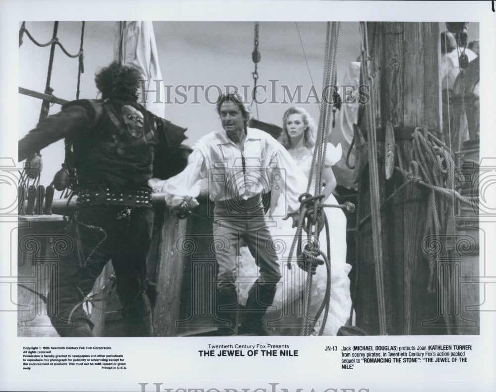 1985 Press Photo Michael Douglas and Kathleen Turner in "The Jewel of The Nile" - Historic Images