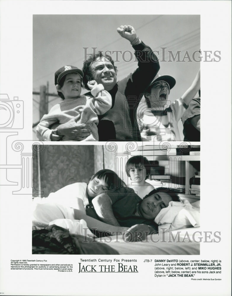 1993 Press Photo Danny DeVito, M Hughes, R Steunmiller "Jack the Bear" - Historic Images
