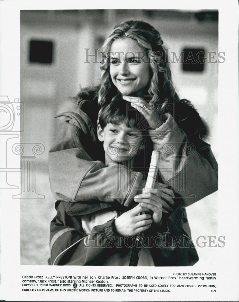 1998 Press Photo Kelly Preston & Joseph Cross "Jack Frost" - Historic Images