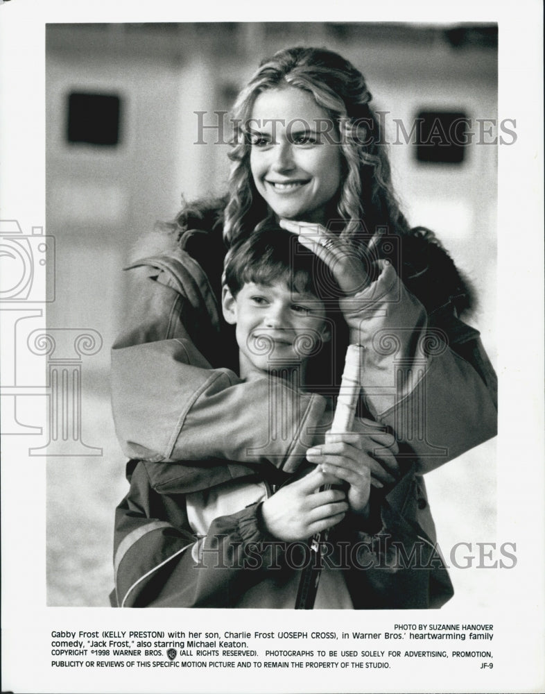 1998 Press Photo  Kelly Preston & Joseph Cross "Jack Frost" - Historic Images