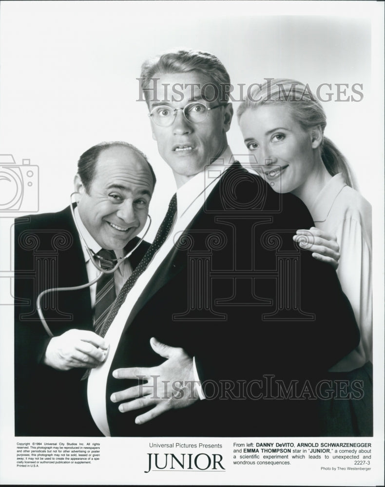 1994 Press Photo  "Junior" Emma Thompson & Arnold Schwarznegger,Danny DeVito - Historic Images