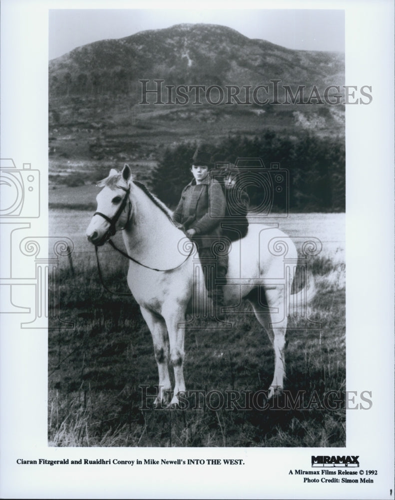 1992 Press Photo Ciaran Fitzgerald and Ruaidhri Conroy in &quot;Into The West&quot; - Historic Images