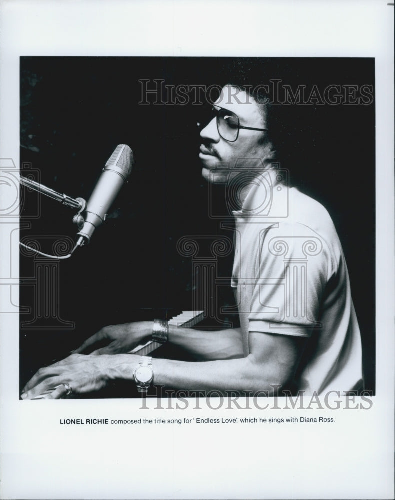1981 Press Photo Singer And Song Writer Lionel Richie Composer Of "Endless Love" - Historic Images