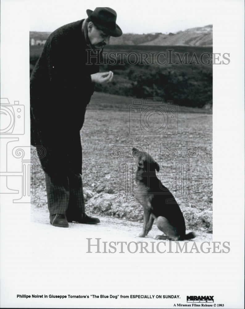 1993 Press Photo French Actor Phillipe Noiret Starring In "The Blue Dog" - Historic Images