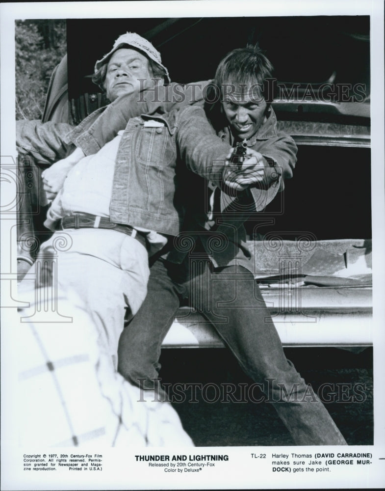 1977 Press Photo David Carradine and George Murdock in "Thunder and Lightning" - Historic Images