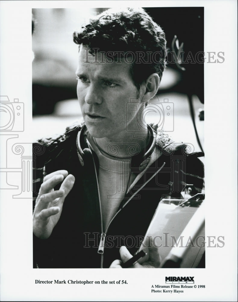 1998 Press Photo Director Mark Christopher on set &quot;54&quot; - Historic Images