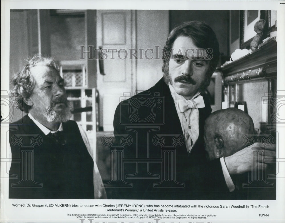 1981 Press Photo  &quot;The French Lt&#39;s Woman&quot; Jeremy Irons, Leo McKern - Historic Images