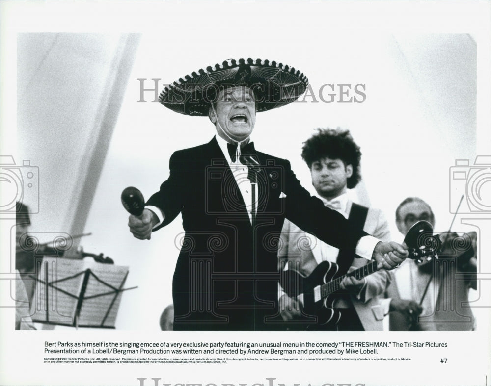 1990 Press Photo Bert Parks Sings In The Freshman - Historic Images