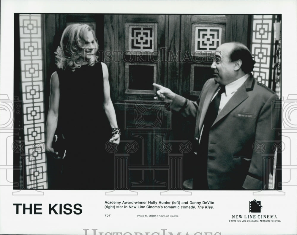 1998 Press Photo Holly Hunter &amp; Danny DeVito Star In The Kiss - Historic Images