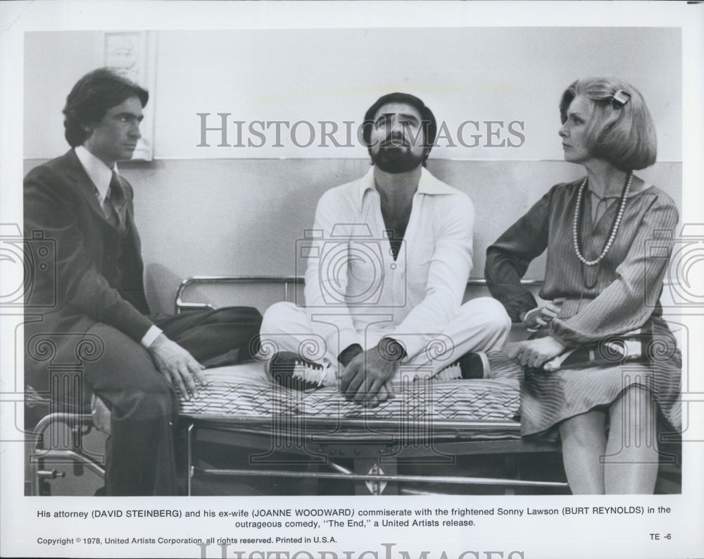 1978 Press Photo Actors Steinberg, Joanne Woodward, Burt Reynolds in "The End" - Historic Images