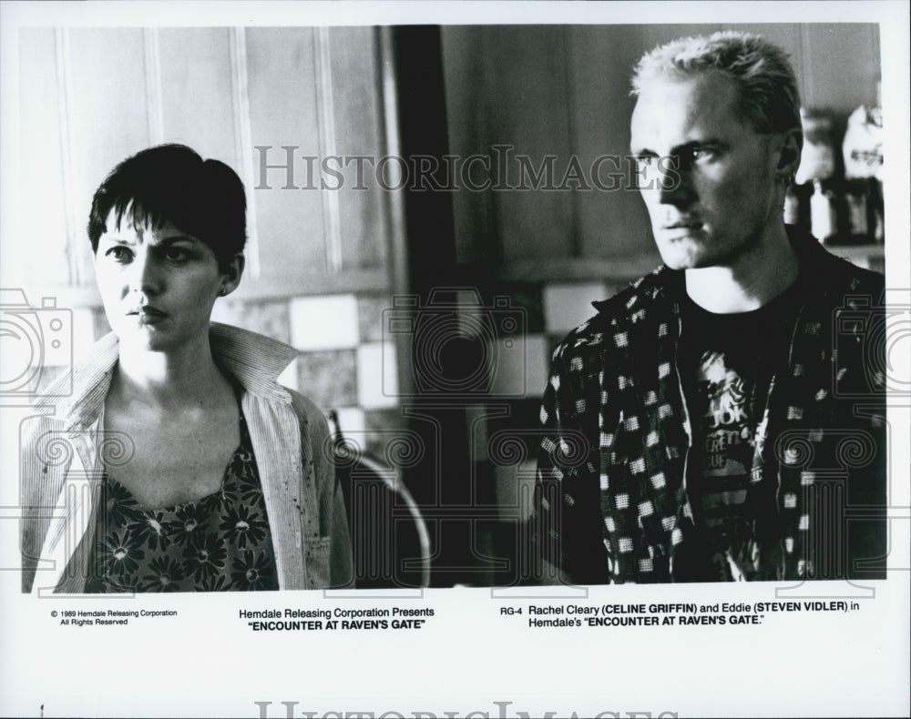 1988 Press Photo Celine Griffin and Steven Vidler in"Incident at Raven's Gate" - Historic Images