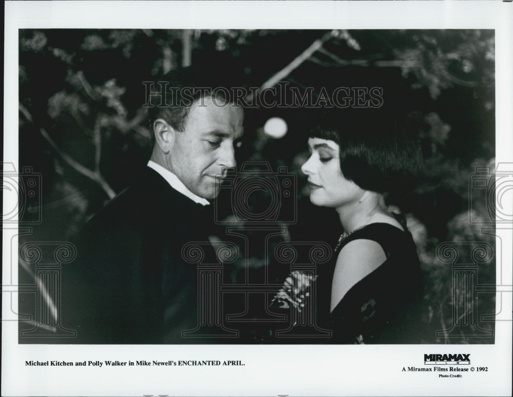 1992 Press Photo Actors Michael Kitchen and Polly Walker in "Enchanted April" - Historic Images