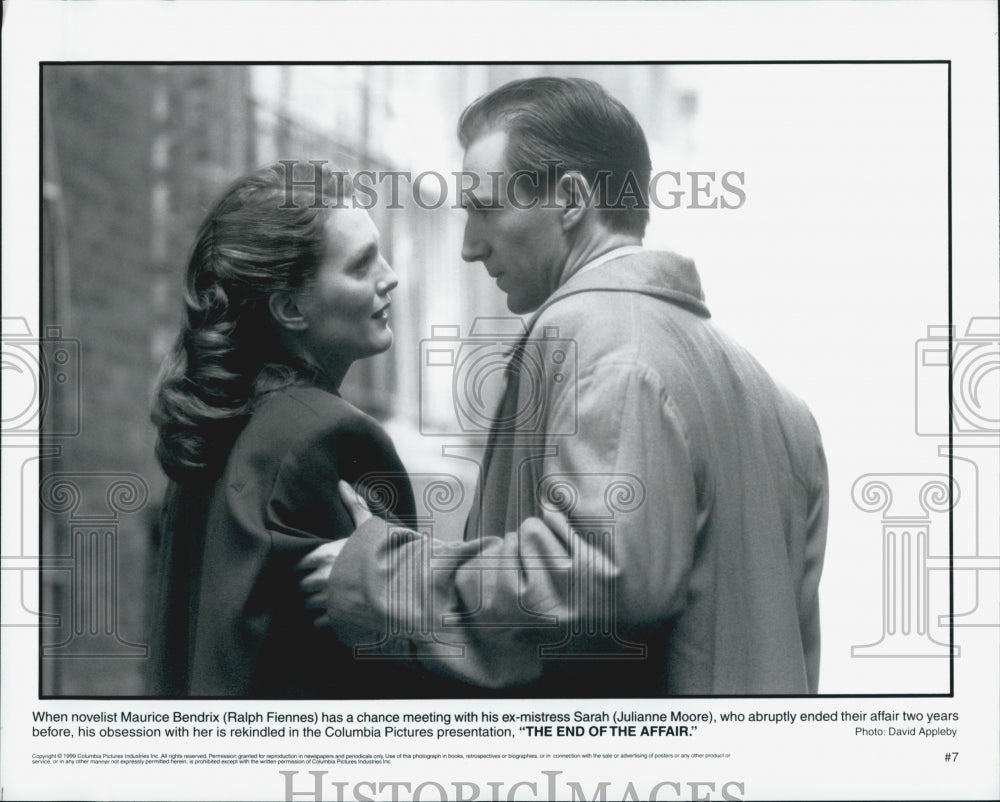 1999 Press Photo Ralph Fiennes and Julianne Moore in "The End of The Affair" - Historic Images