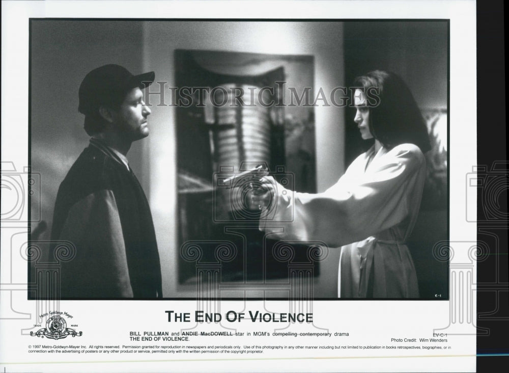 1997 Press Photo Actors Bill Pullman And Andie MacDowell &quot;The End Of Violence&quot; - Historic Images