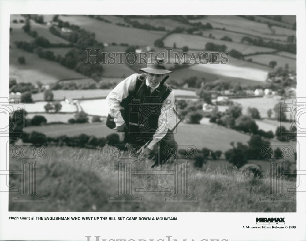 1995 Press Photo Hugh Grant "Englishmen Who Went Up the Hill Came Down Mountain" - Historic Images