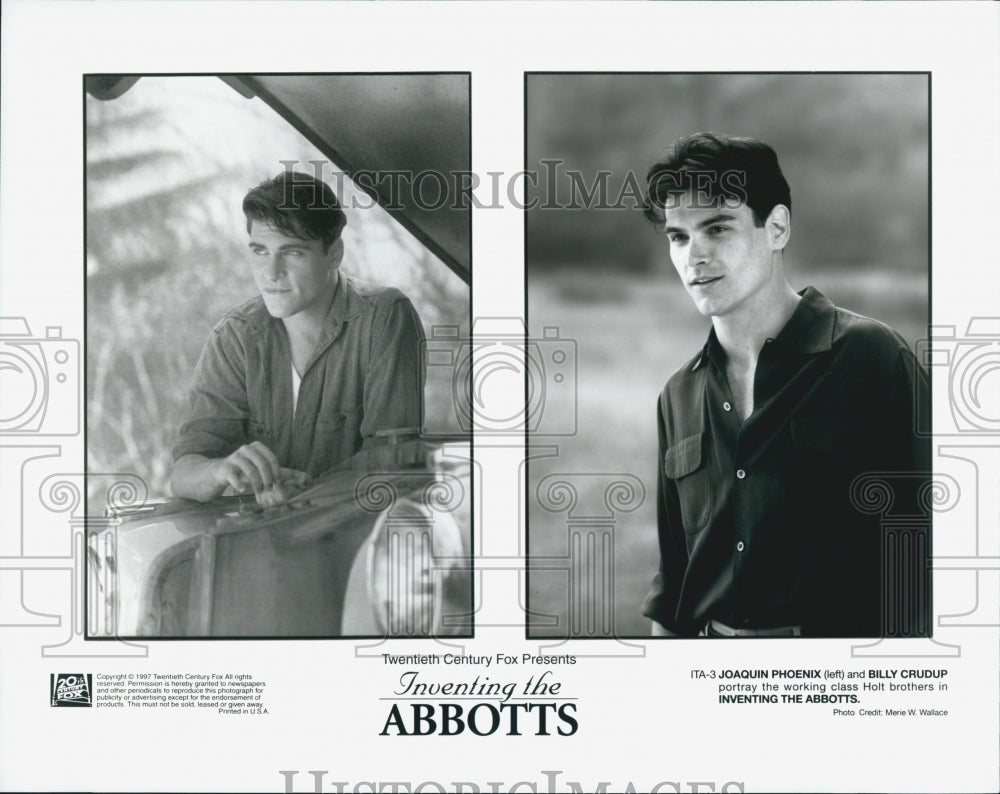 1997 Press Photo Joaquin Phoenix and Billy Crudip in "Inventing The Abbotts" - Historic Images