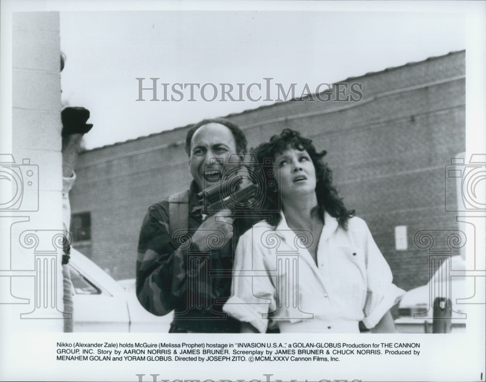 1985 Press Photo Alexander Zale Melissa Prophet in &quot;Invasion U.S.A.&quot; - DFPG11057 - Historic Images