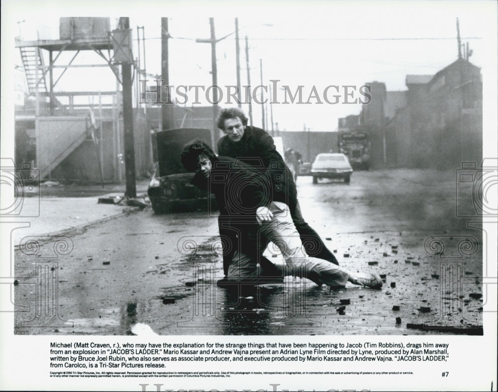 1990 Press Photo Matt Craven and Tim Robbins in &quot;Jacob&#39;s Ladder&quot; - Historic Images