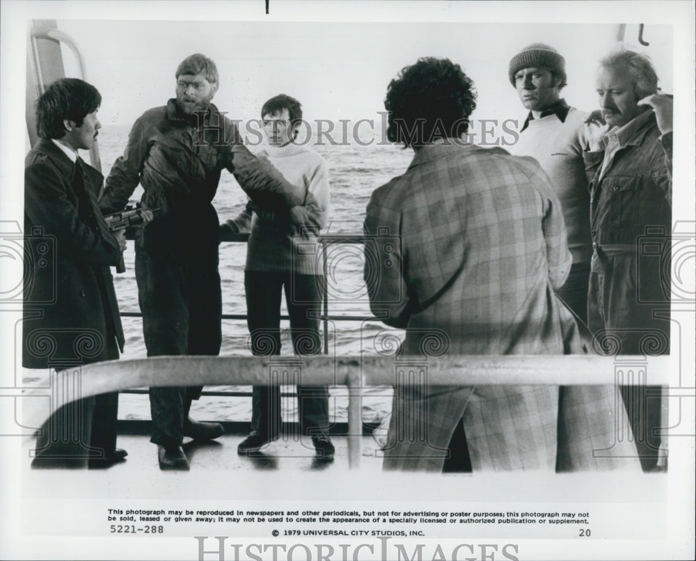 1979 Press Photo Eiji Kusuhara, Alastair Llewellyn, Lea Brodie in &quot;ffolkes&quot; Film - Historic Images
